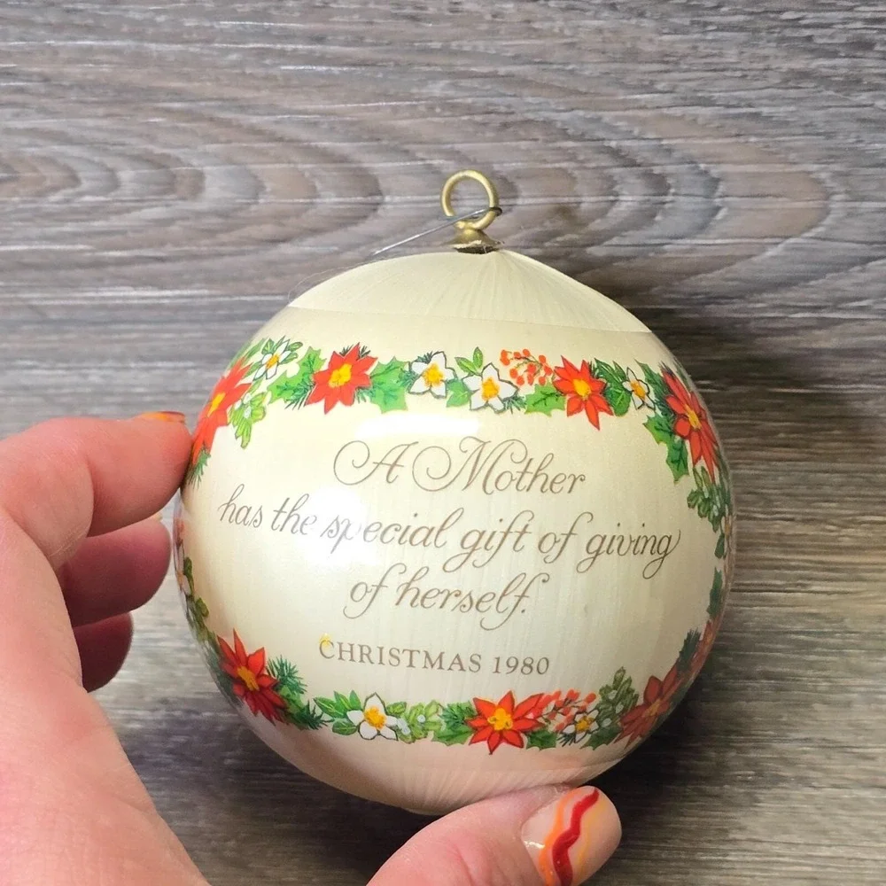 Hallmark Gold Crown Satin Christmas Ornaments Mother 80s Mom‎ Love Gift Retro